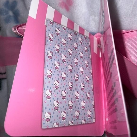 Hello Kitty spring flower blanket - Picture 4 of 10